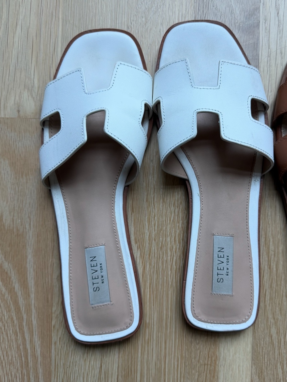 Steve Madden Haydn Slide Sandals in White - Size 8.5